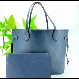 Auth Louis Vuitton Neverfull MM w/pouch! Navy blue epi. Few small marks.